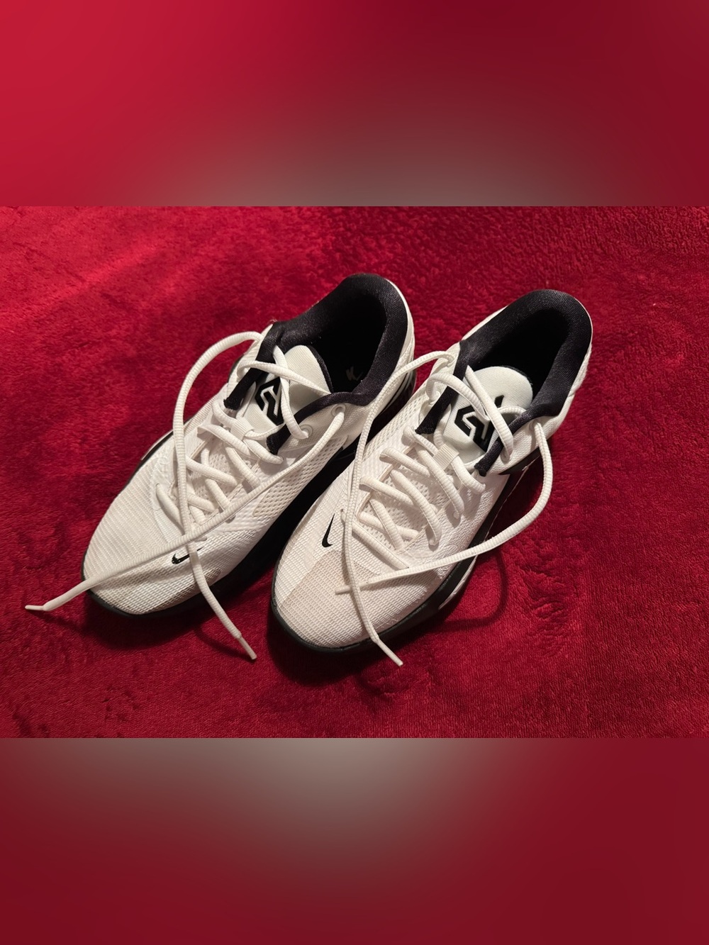 Nike White and Black Running Sneakers with Swoosh